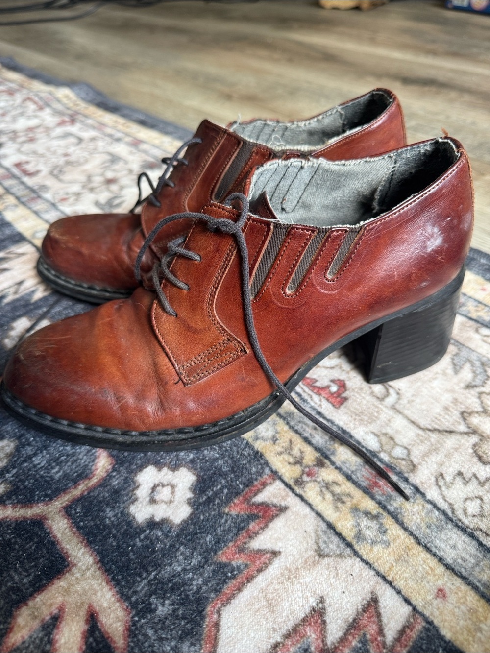 Women’s Lace-Up Brown Leather Heeled Oxford Shoes